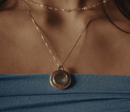 Taya pendant, 2